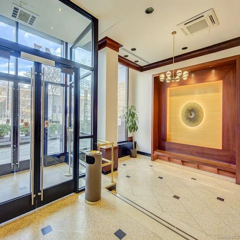 4140 Union Street 6R, Flushing, NY 11355