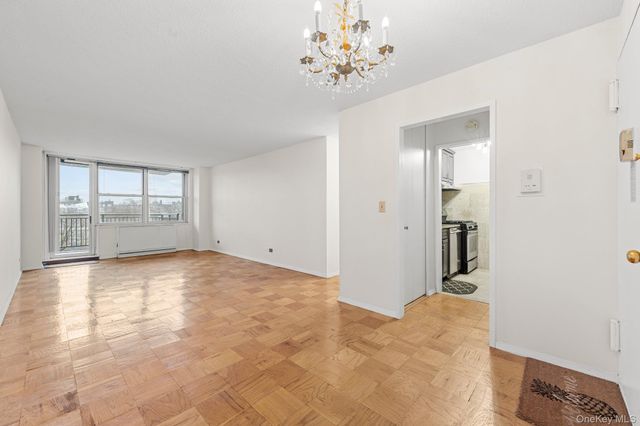 4140 Union Street 6R, Flushing, NY 11355