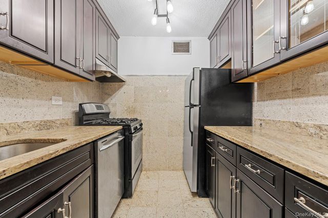 4140 Union Street 6R, Flushing, NY 11355