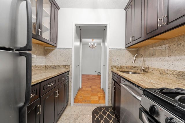 4140 Union Street 6R, Flushing, NY 11355