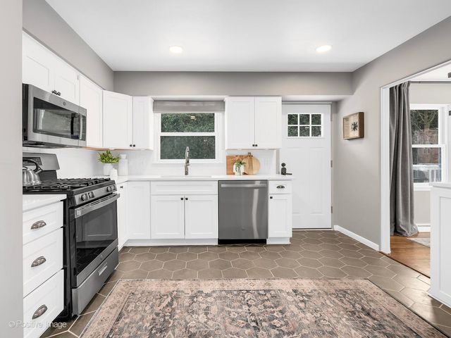 742 W Chestnut Street, Hinsdale, IL 60521