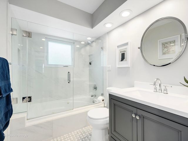 742 W Chestnut Street, Hinsdale, IL 60521