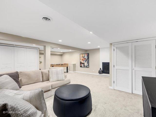 742 W Chestnut Street, Hinsdale, IL 60521