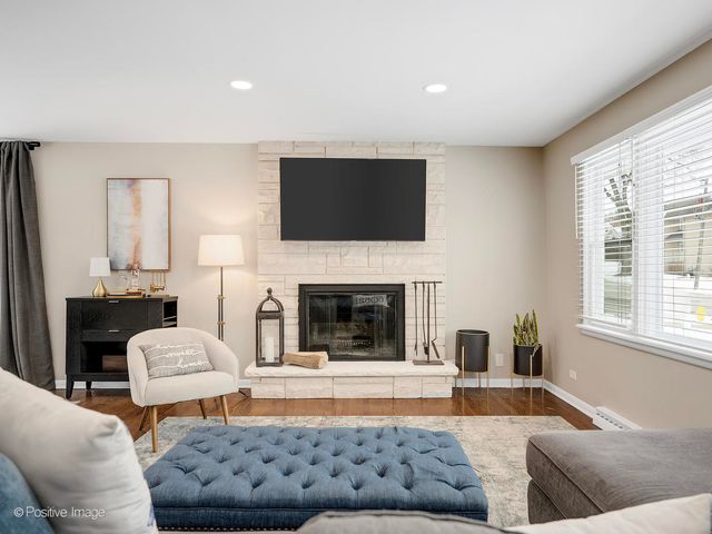 742 W Chestnut Street, Hinsdale, IL 60521