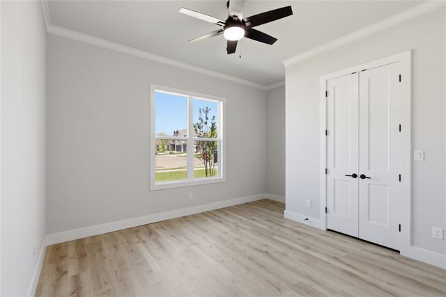713 Anne Road, Van Alstyne, TX 75495