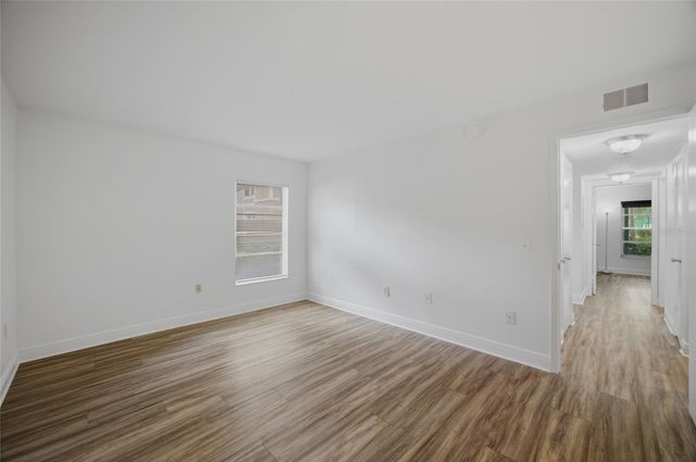 14315 HANGING MOSS CIRCLE 101, Tampa, FL 33613