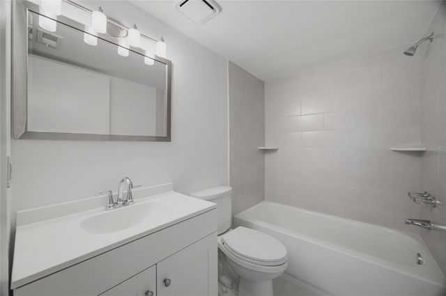 14315 HANGING MOSS CIRCLE 101, Tampa, FL 33613