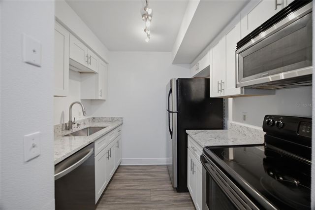 14315 HANGING MOSS CIRCLE 101, Tampa, FL 33613