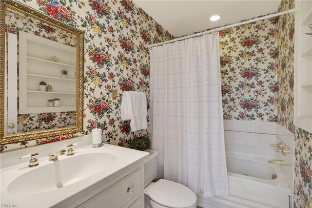 3925 Ocean Cut LN, Virginia Beach, VA 23451