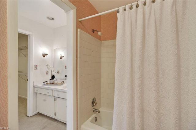 3925 Ocean Cut LN, Virginia Beach, VA 23451