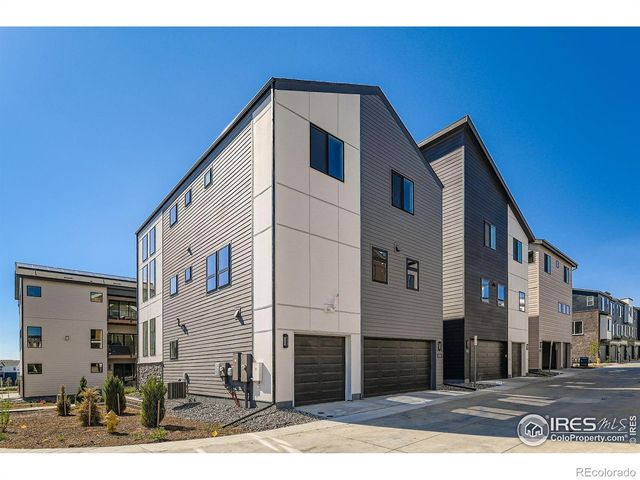 1768 Peak Loop, Broomfield, CO 80023