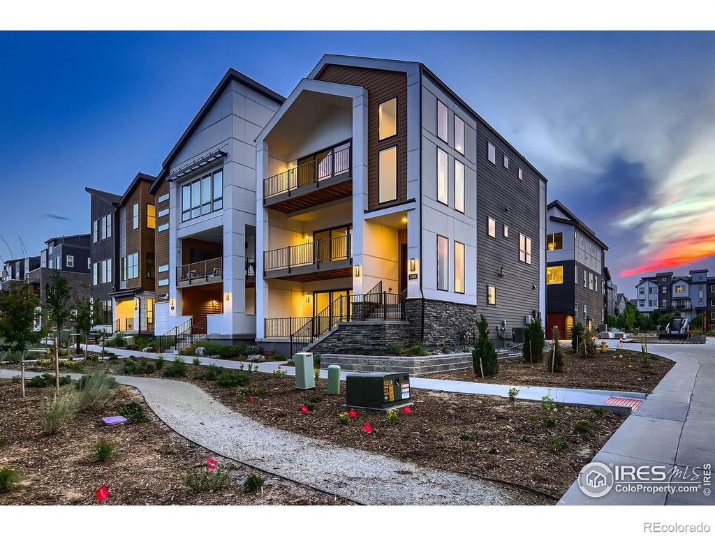 1768 Peak Loop, Broomfield, CO 80023