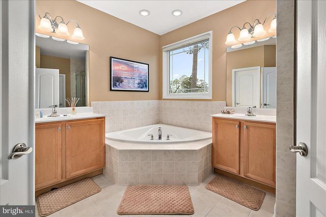 10317 QUARTER DECK LN, Berlin, MD 21811