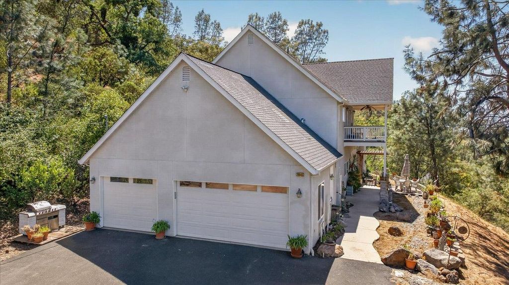 Image 1 of property listing at 28945 Bonneyview Road, Tollhouse, CA 93667