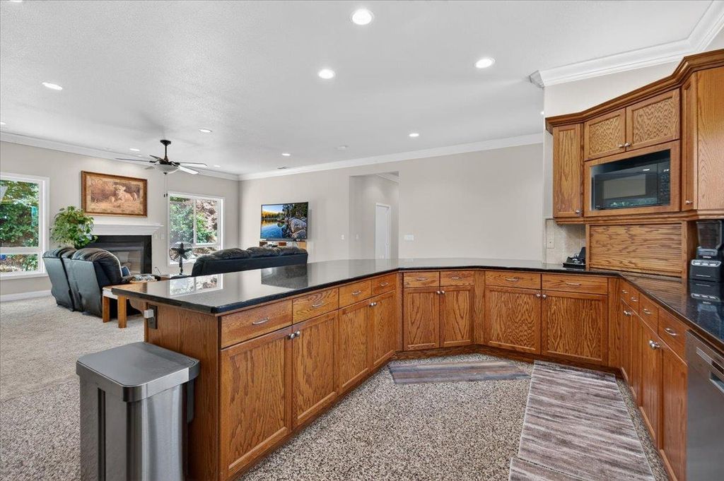 Image 12 of property listing at 28945 Bonneyview Road, Tollhouse, CA 93667
