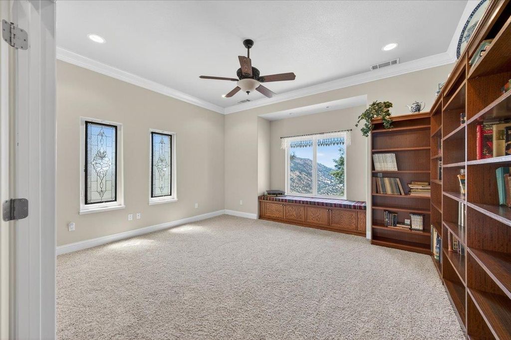 Image 19 of property listing at 28945 Bonneyview Road, Tollhouse, CA 93667