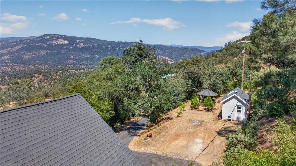 Image 2 of property listing at 28945 Bonneyview Road, Tollhouse, CA 93667