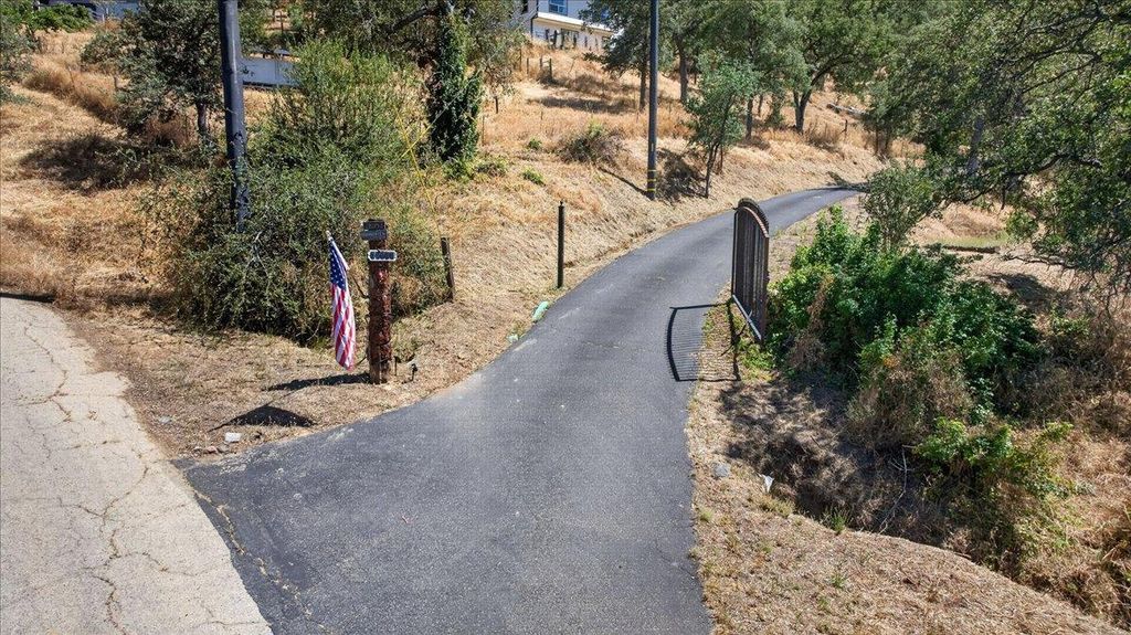 Image 39 of property listing at 28945 Bonneyview Road, Tollhouse, CA 93667