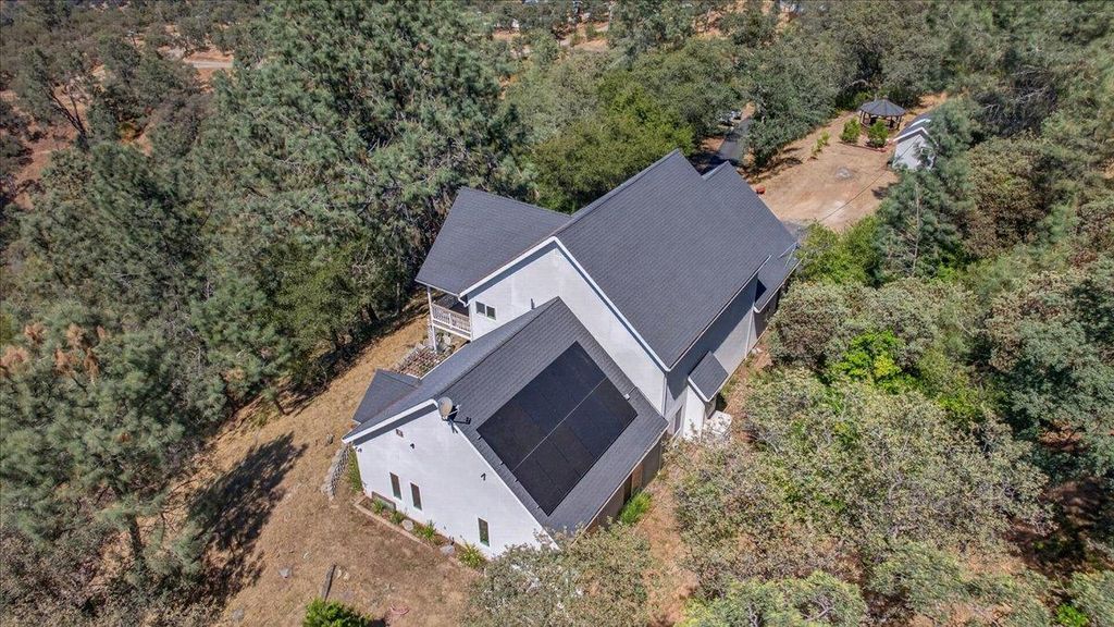 Image 40 of property listing at 28945 Bonneyview Road, Tollhouse, CA 93667