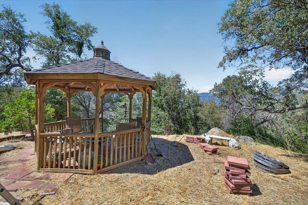 Image 43 of property listing at 28945 Bonneyview Road, Tollhouse, CA 93667