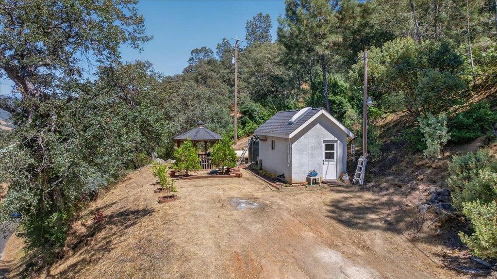 Image 44 of property listing at 28945 Bonneyview Road, Tollhouse, CA 93667