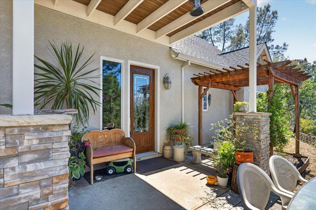 Image 5 of property listing at 28945 Bonneyview Road, Tollhouse, CA 93667