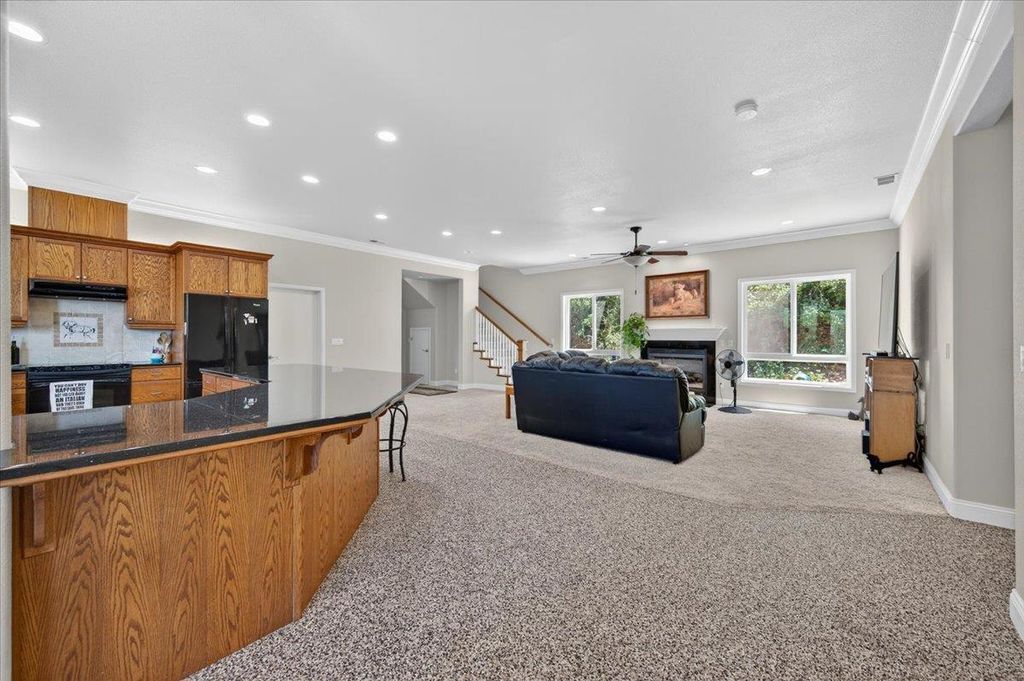Image 6 of property listing at 28945 Bonneyview Road, Tollhouse, CA 93667