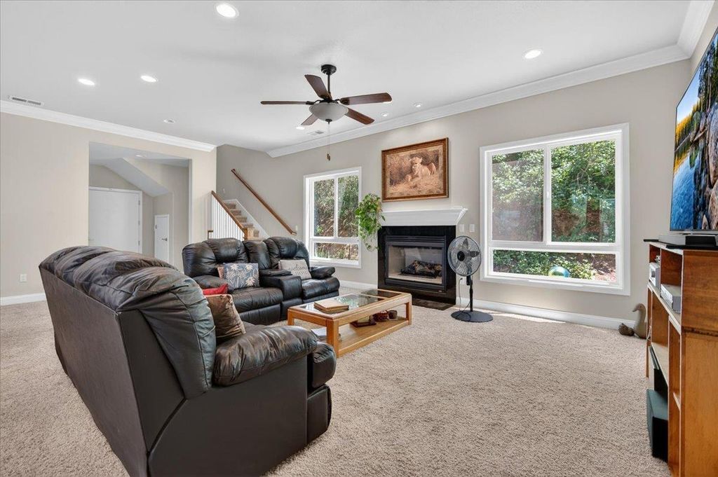 Image 8 of property listing at 28945 Bonneyview Road, Tollhouse, CA 93667
