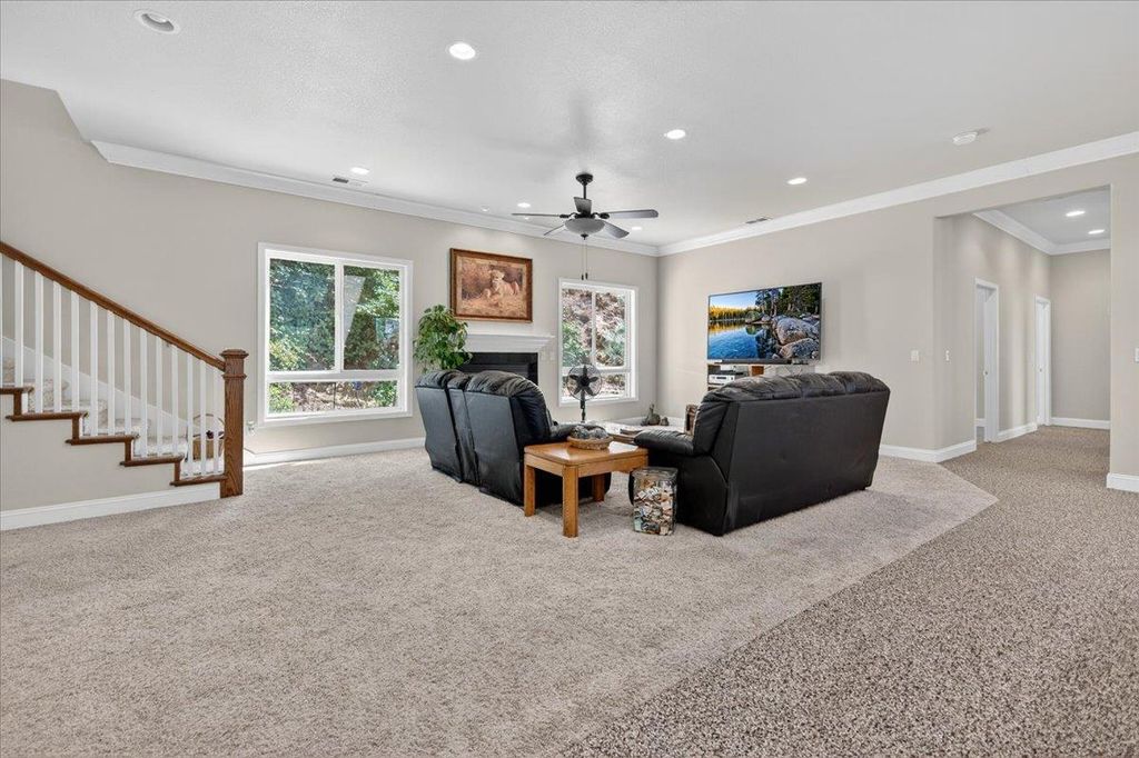 Image 9 of property listing at 28945 Bonneyview Road, Tollhouse, CA 93667