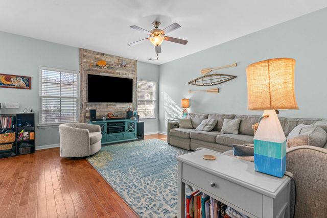 407 Forsythia Avenue, Summerville, SC 29483