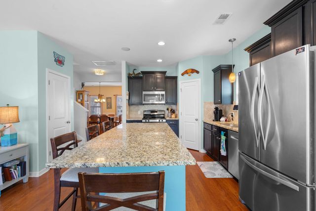 407 Forsythia Avenue, Summerville, SC 29483