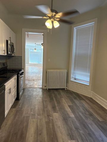 5136 S Blackstone Avenue 1F, Chicago, IL 60615