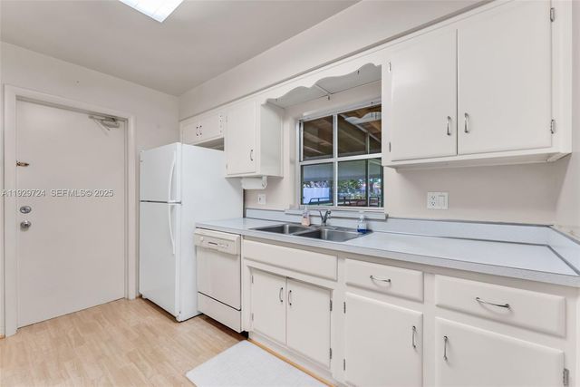 8345 SW 98th St, Miami, FL 33156