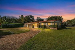 8345 SW 98th St, Miami, FL 33156