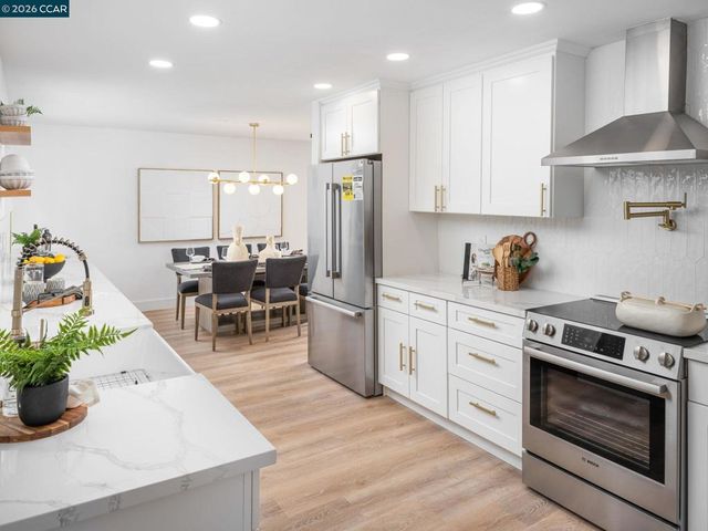 320 Miranda Ln, Alamo, CA 94507