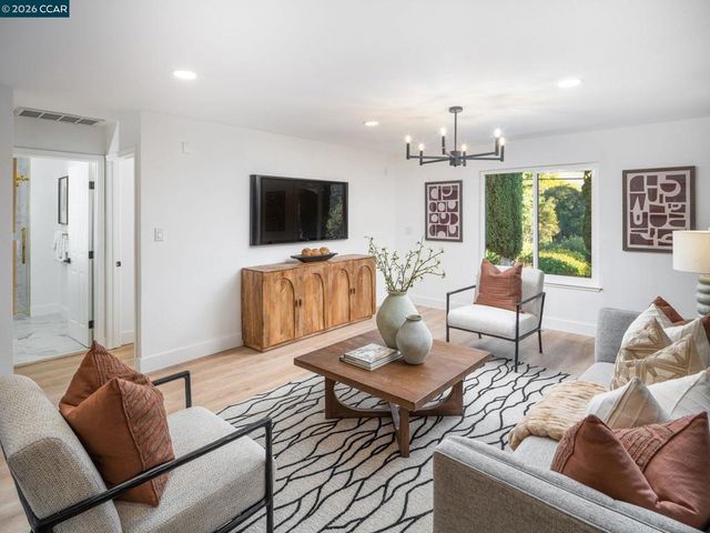 320 Miranda Ln, Alamo, CA 94507