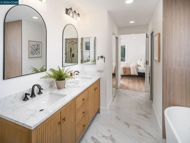 320 Miranda Ln, Alamo, CA 94507