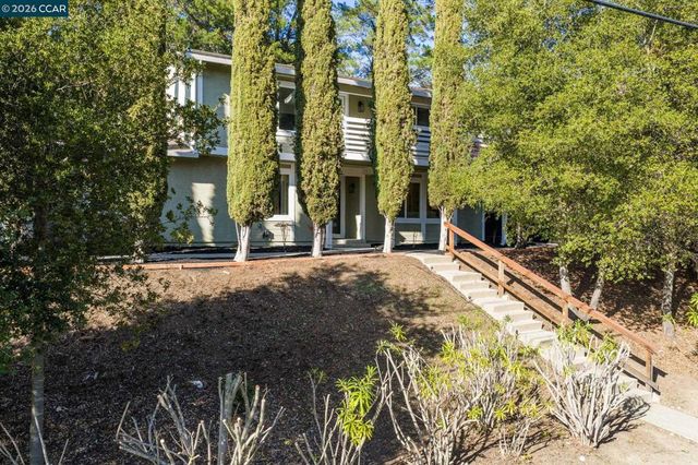 320 Miranda Ln, Alamo, CA 94507