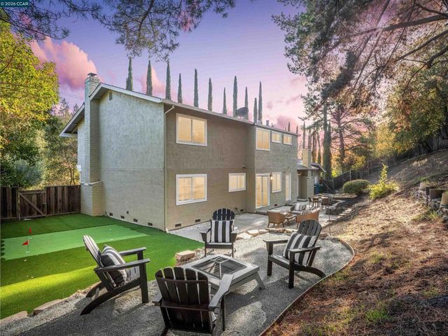 320 Miranda Ln, Alamo, CA 94507