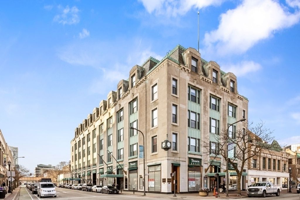 807 Church Street 211, Evanston, IL 60201