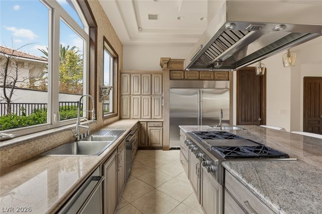 9325 Canyon Classic Drive, Las Vegas, NV 89144