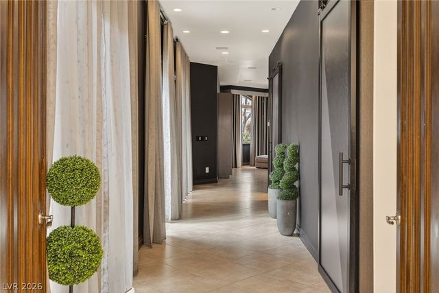 9325 Canyon Classic Drive, Las Vegas, NV 89144