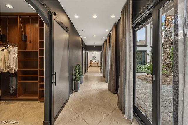 9325 Canyon Classic Drive, Las Vegas, NV 89144