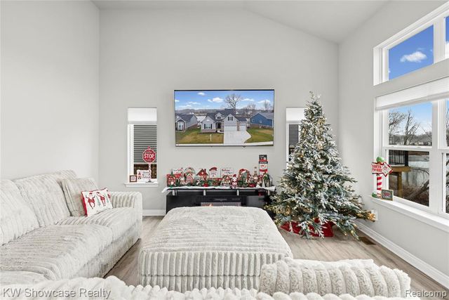 915 Preserve Lane, White Lake, MI 48386