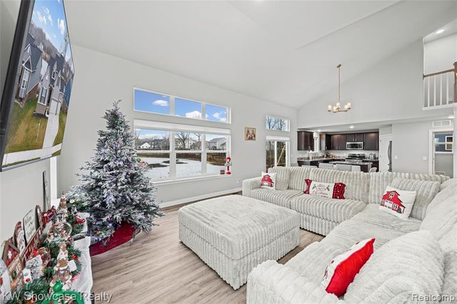 915 Preserve Lane, White Lake, MI 48386