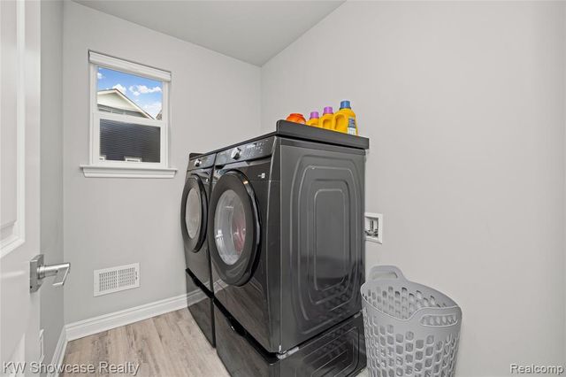 915 Preserve Lane, White Lake, MI 48386