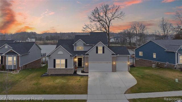 915 Preserve Lane, White Lake, MI 48386