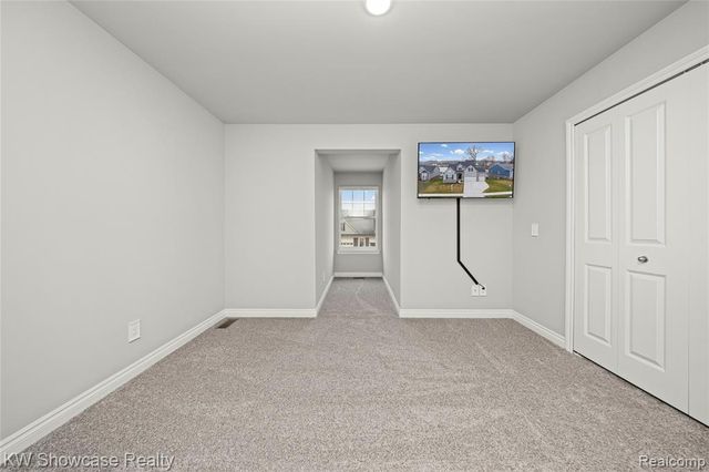 915 Preserve Lane, White Lake, MI 48386