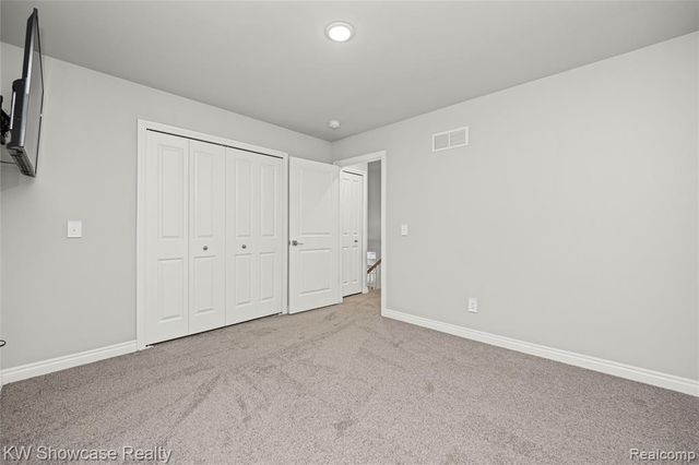 915 Preserve Lane, White Lake, MI 48386