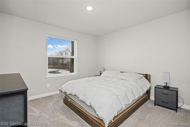 915 Preserve Lane, White Lake, MI 48386